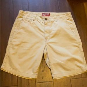 Arizona men’s khaki shorts